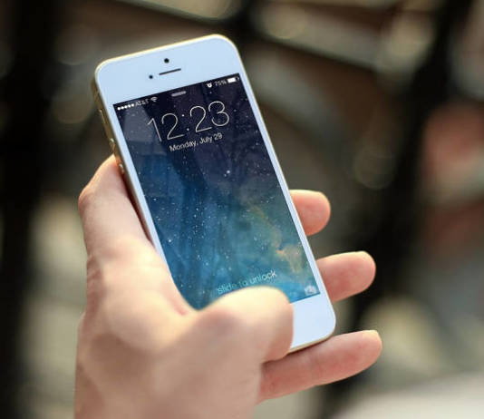 Szkło hartowane na telefon – co daje? Dlaczego warto wybrać szkło hartowane?